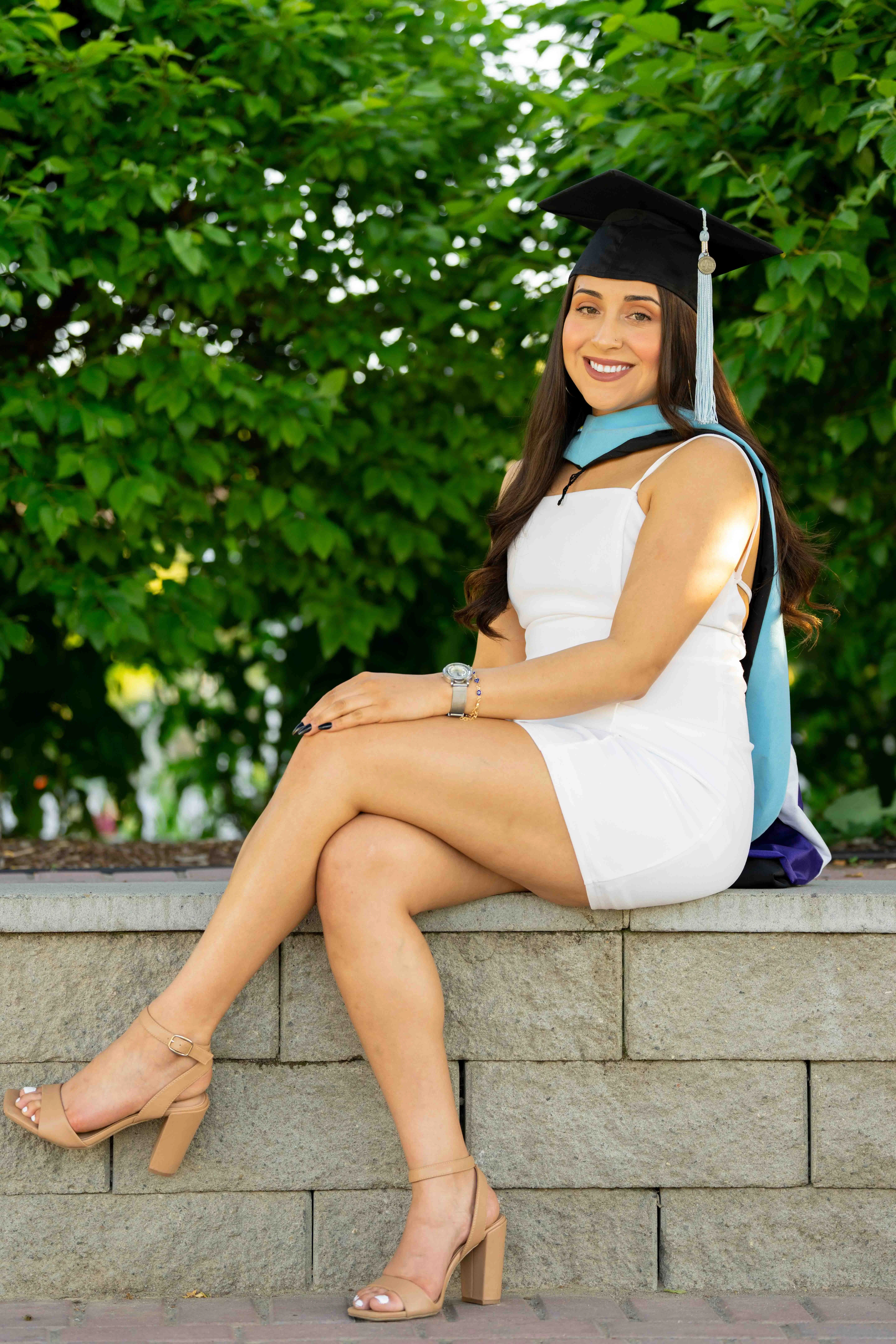 Graduate portrait session outdoor Washington state