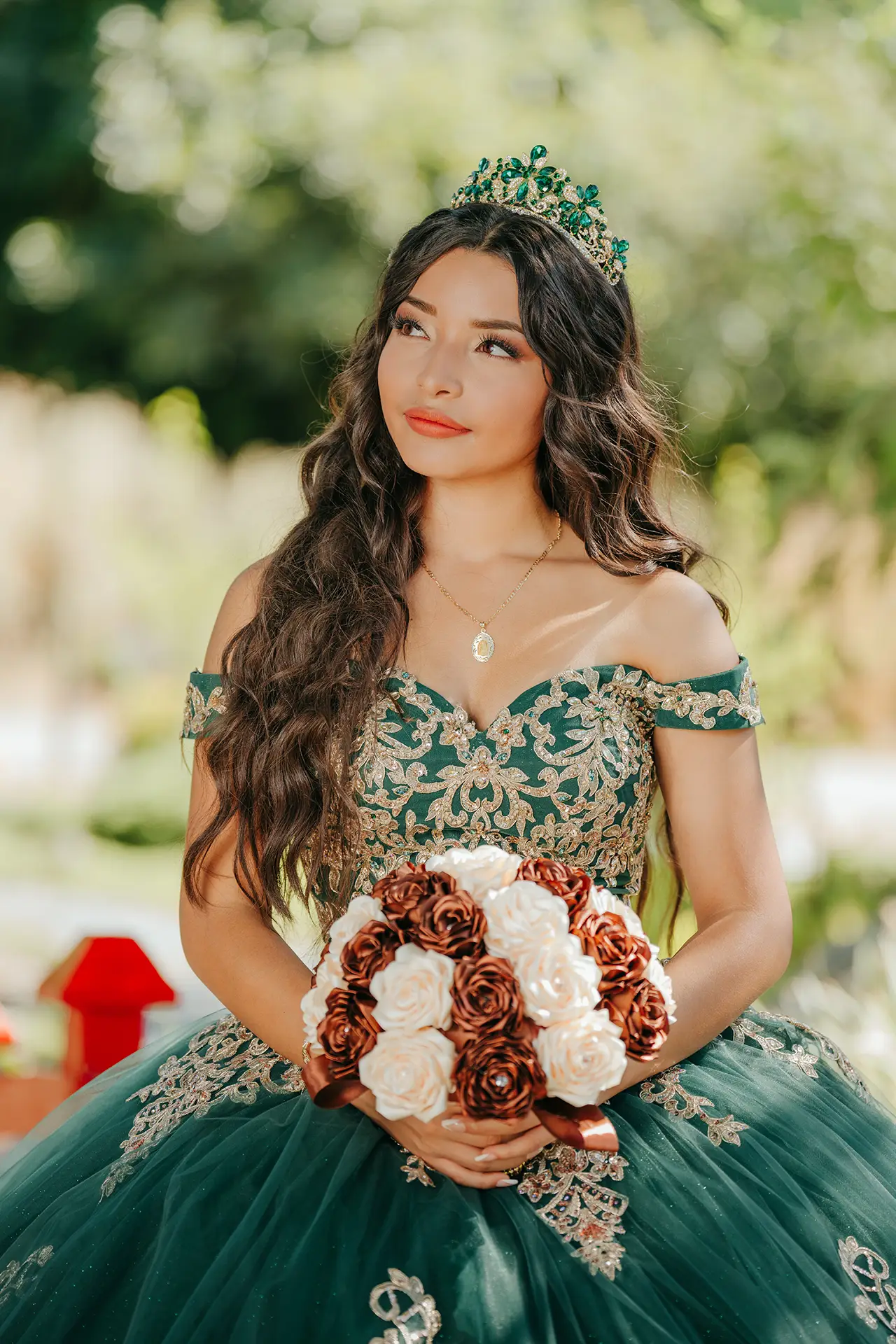 Creative quinceañera photo shoot