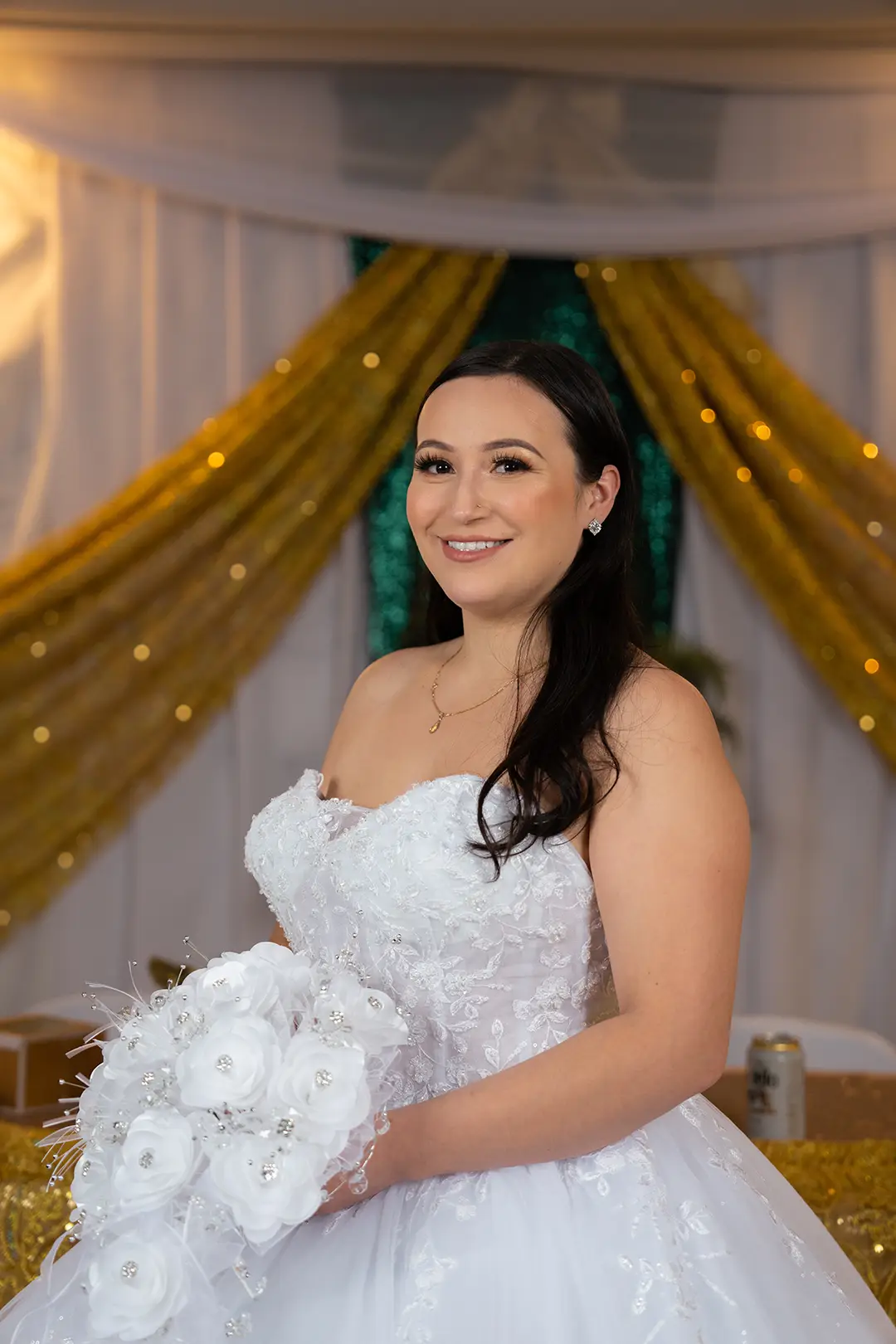 Washington bride posing for picture